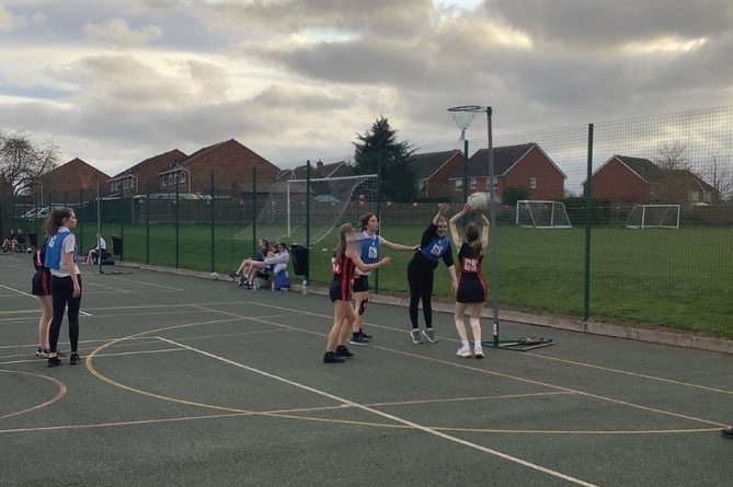 JKHS netball team