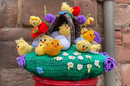 Easter knit-pics: tip top toppers