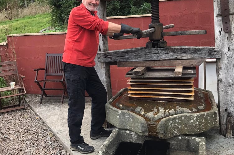 Woodredding Cider Press