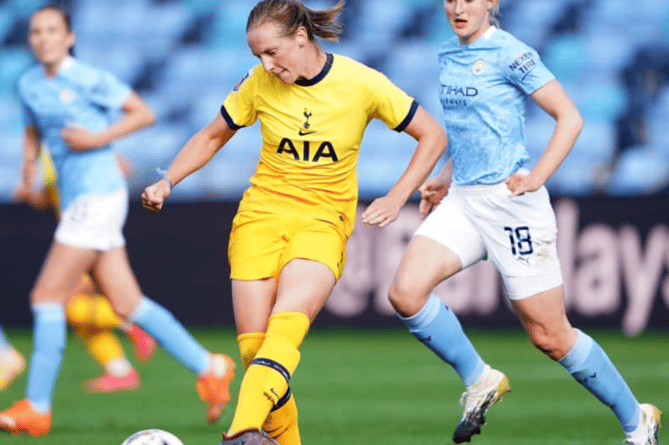 Kerys Harrop playing for Spurs