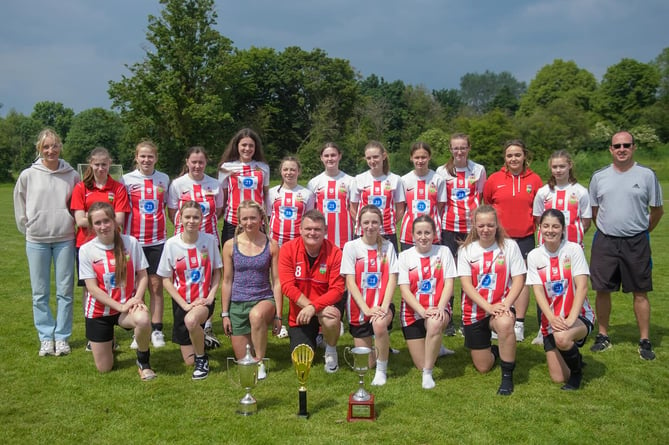 Ross Juniors Women with their trophies