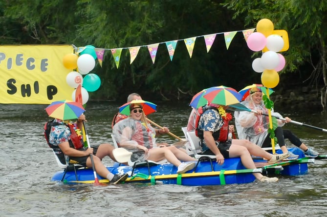 Life's a beach for this raft